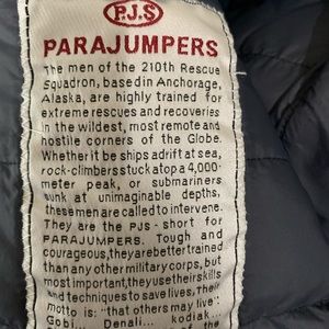 Winter jacket! Very little use. Warm and stylish